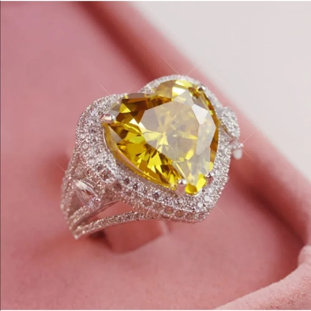 🆕 925 Silver Topaz Ring